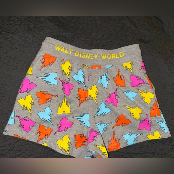 Disney Pants - Walt Disney World Shorts Multi Color Castle Size Medium